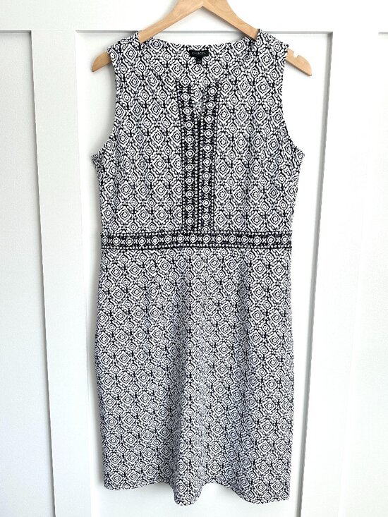 Talbots Dresses & Skirts - Talbots Split Neck Jersey Sheath Dress Printed Black White Size Large Petite